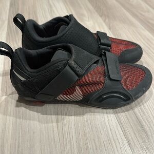 Nike cycle shoes women